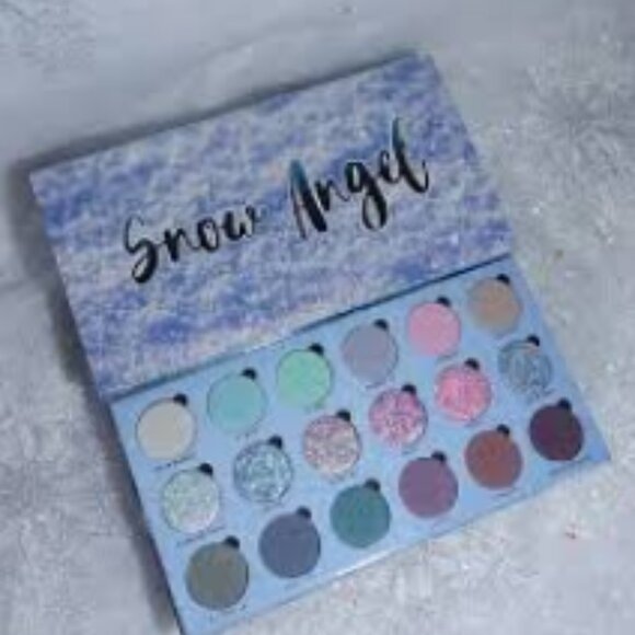 ISO New Simply Posh Cosmetics Snow Angel palette - Picture 1 of 1